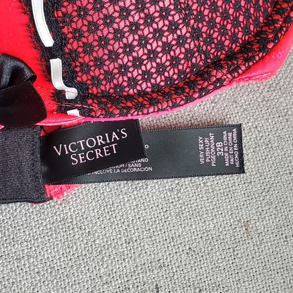 Vintage Victoria's Secret Very Sexy Push-up - Picture 4 of 6